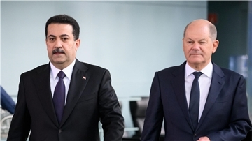 Iraks Regierungschef Mohammed Schia al-Sudani (l) ist zu Gast bei Bundeskanzler Olaf Scholz in Berlin.