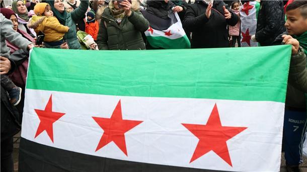 Iran hofft auch nach dem Machtwechsel in Damaskus auf gute Beziehungen mit Syrien.