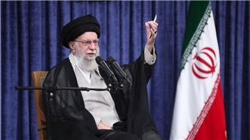 Irans oberster Führer Ali Chamenei bezeichnet die Probleme mit den USA unter Präsident Donald Trump als „unlösbar“. (Archivbild)