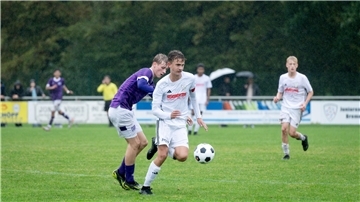 Irmin Donlic (Mitte) schoss für JFV Bremerhaven das 3:0.