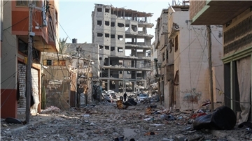 Israel und die islamistische Hamas verständigten sich am Donnerstag kurz vor Ablauf der Frist darauf, die Waffenruhe um einen Tag bis Freitagfrüh auszudehnen.