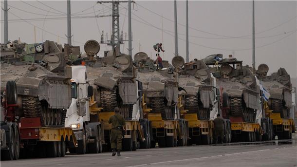 Israelische Panzer auf dem Weg zur Grenze: Israel hält eine Offensive in Rafah für unumgänglich, um die dort verbliebenen Bataillone der Hamas zu zerschlagen.