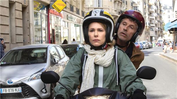 Jacques Gamblin als Thierry und Pascale Arbillot als Claire in einer Szene des Films „Akropolis Bonjour - Monsieur Thierry macht Urlaub“.