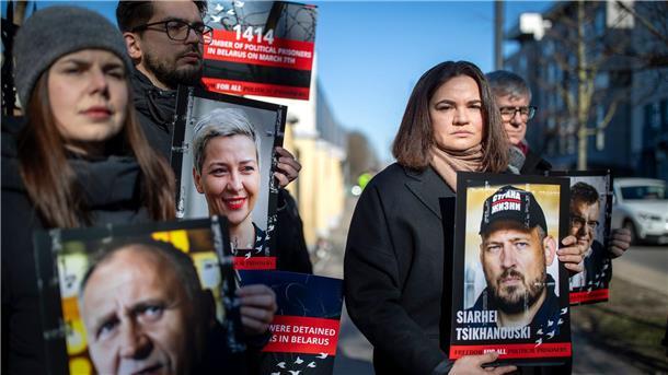 US-Besuch in Belarus: Oppositioneller Tichanowski kommt frei Jahrelang hat die belarussische Oppositionsführerin Swetlana Tichanowskaja für die Freilassung ihres Ehemanns Sergej Tichanowski gekämpft. (Archivbild)