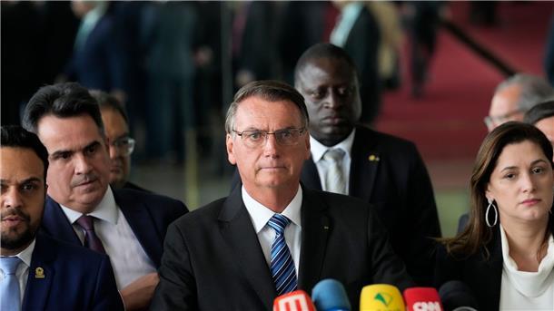Jair Bolsonaro hat sich am Dienstag erstmals nach seiner Wahlniederlage geäußert.