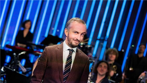 Welke und Böhmermann gehen zeitgleich in Sommerpause Jan Böhmermann kehrt am 30. August mit dem „ZDF Magazin Royal“ zurück auf den Bildschirm.