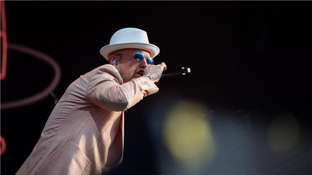Deichbrand 2023: Magische Momente auf und vor den BÜHNEN (Fotos) Jan Delay und Disko No.1 treten am Festivalsonntag auf der Water Stage auf.