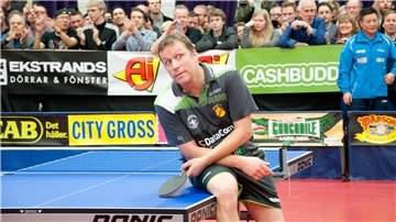 Jan-Ove Waldner ist einer der größten Tischtennisspieler aller Zeiten. Am Freitagabend trifft der Schwede in einem Show-Match in Drochtersen auf Lunestedts Kapitän Matti von Harten.