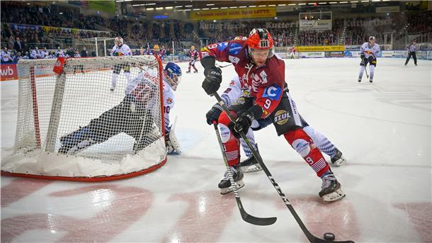 Jan Urbas bei einem Heimspiel der Fischtown Pinguins gegen Red Bull München.