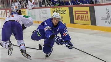 Jan Urbas (im Bild), Miha Verlic und Ziga Jeglic kämpfen mit Slowenien bei der Eishockey-WM in Ljubljana um den Aufstieg in die Top-Division.