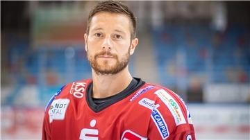 Jan Urbas stürmt bei der Eishockey-WM für Slowenien.