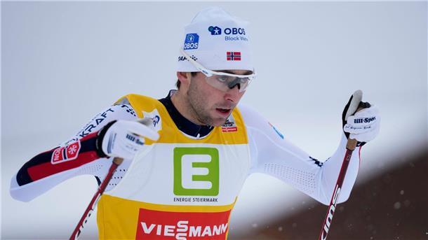 Starker Schneefall verhindert Skispringen der Kombinierer Jarl Magnus Riiber und seine Norweger sind in Top-Verfassung.