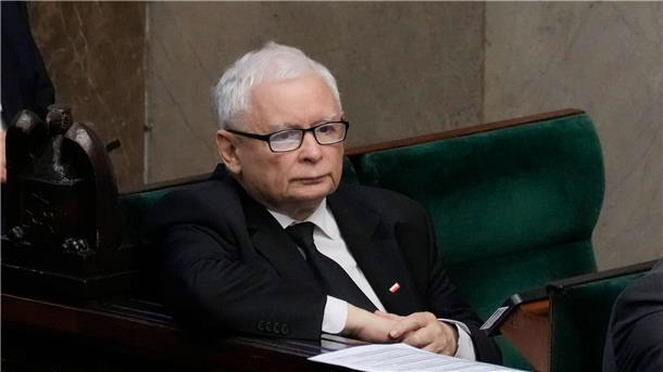 PiS-Chef Kaczynski attackiert Olaf Scholz und Donald Tusk Jaroslaw Kaczynski möchte die Parlamentswahl für sich entscheiden.