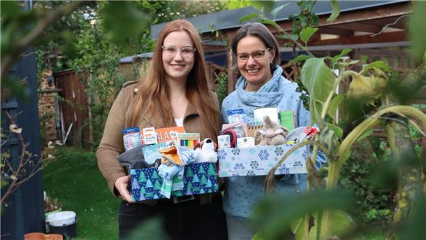 Jasmin Ehlen und Heike Henning nehmen vom 6. bis 13. November Päckchen für die Aktion „Weihnachten im Schuhkarton“ entgegen. Rund um Tarmstedt gibt es noch drei weitere Abgabestellen.