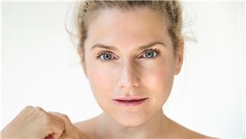 Jeanette Biedermann zeigt sich gerne „ehrlich und authentisch“.