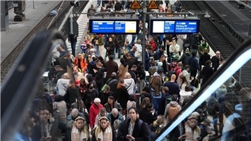 Jeden Tag fahren hunderte Züge am Hamburger Hauptbahnhof.