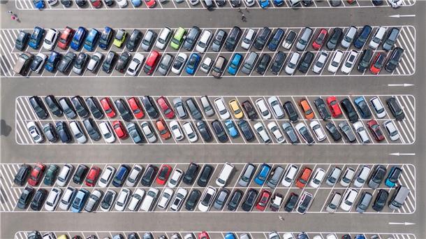 Verivox: Preiserhöhungsrunde in der Kfz-Versicherung Jedes Fahrzeug muss versichert werden - und die Kfz-Policen werden laut Verivox-Umfrage teurer. (Illustration).