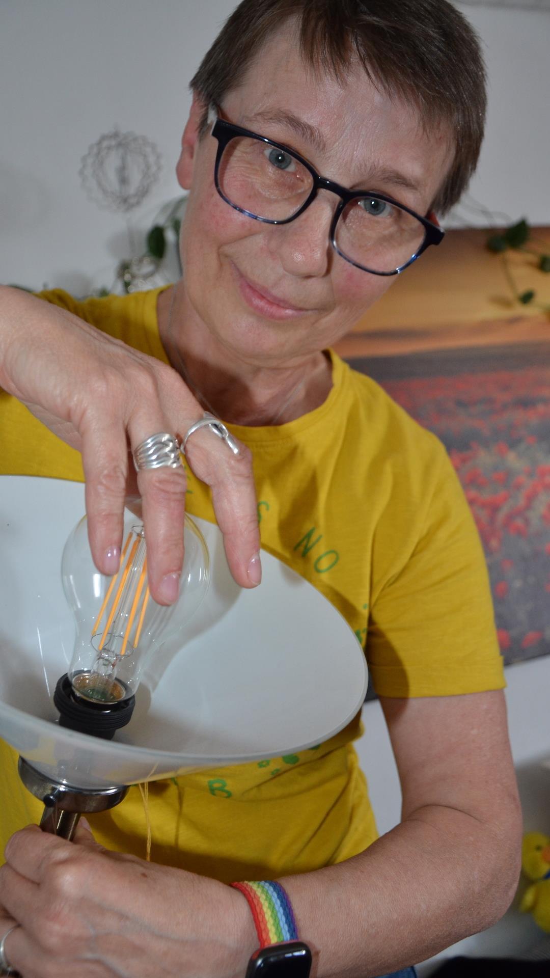 Jedes Leuchtmittel in Luisa Wendel-Neues Wohnung ist ein Energiesparmodell.