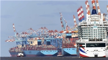 Jedes Schiff an der Kaje zahlt eine Liegeplatzgebühr.