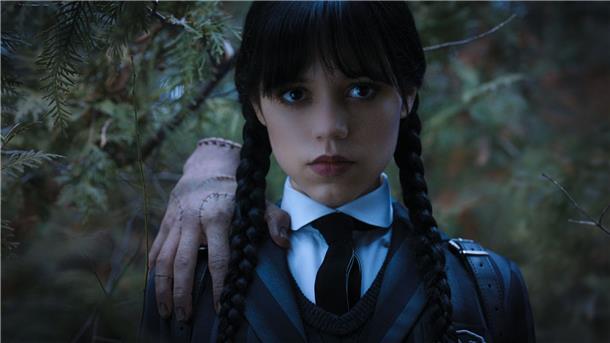 Netflix-Hit „Wednesday“ knackt die Milliardenmarke Jenna Ortega als Wednesday Addams. Der Streaming-Hit „Wednesday“ hat eine eindrucksvolle Marke geknackt.