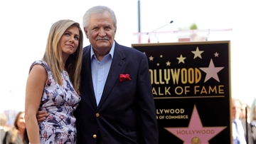 Jennifer Aniston mit ihrem Vater John Aniston 2012 in Hollywood.