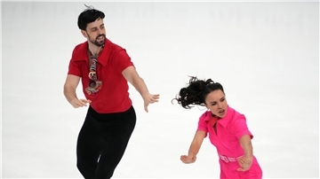 Jennifer Janse van Rensburg und Benjamin Steffan belegen in der Eistanz-Entscheidung den elften Platz.