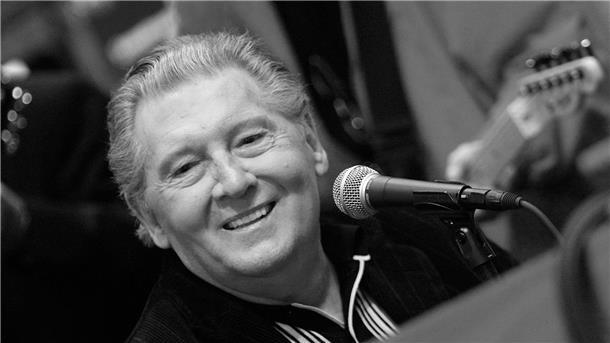 Rock’n’Roll-Ikone Jerry Lee Lewis mit 87 Jahren gestorben Jerry Lee Lewis ist mit 87 Jahren gestorben.