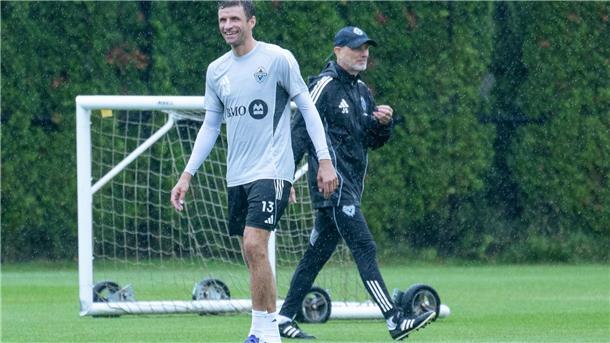Thomas Müller in Vancouver: Wie das erste Training lief Jesper Sörensen verspricht Müller direkt Einsatzminuten.