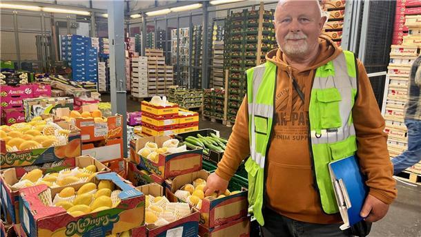 Was Besucher auf dem Hamburger Großmarkt erleben können Joachim Köhler hat Spaß dabei, seine Gäste über den Hamburger Großmarkt zu führen.