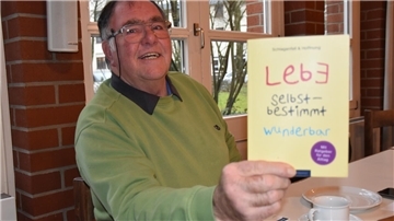 Das Foto zeigt Joachim Krohn. 