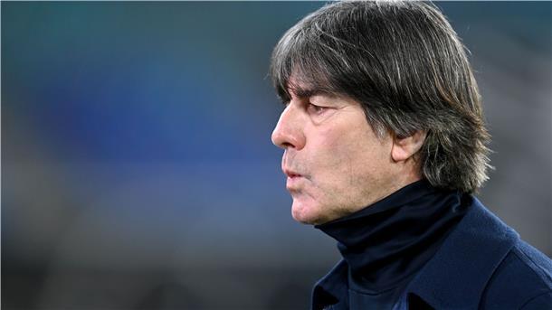 Joachim Löw, Trainer von Deutschland, stand in letzter Zeit immer wieder in der Kritik. Nun hat er angekündigt, selbst seinen Platz nach der EM 2021 zu räumen.