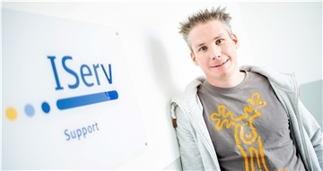 Jörg Ludwigs Unternehmen Iserv aus Braunschweig bietet Schulserver an, die den Aufbau eines Schulnetzwerks inklusive Webportal ermöglichen.
