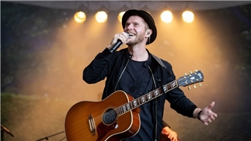 Johannes Oerding, Popsänger und Songwriter, verarbeitet in seinem neue Album seine Gefühle.