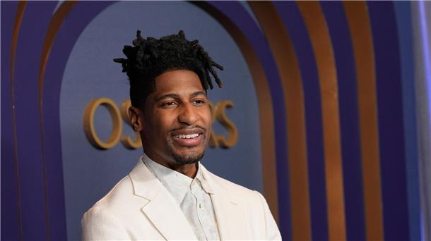 Jon Batiste ist für sechs Grammys nominiert.