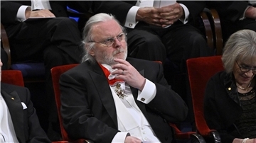 Jon Fosse bei der Nobelpreisverleihung in Stockholm.