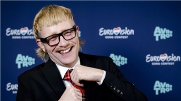 Joost Klein geht mit „Europapa“ ins ESC-Rennen.