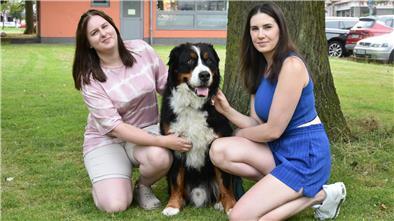 Josephine Schröder, Hund Carlo und Nancy Neumann