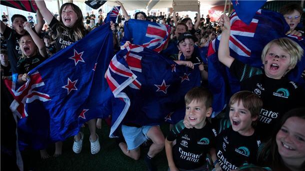 America’s Cup: Neuseeland siegt zum fünften Mal Jubel für Neuseeland: Erstmals gewann ein Team dreimal den America’s Cup in Folge.