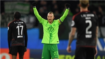 Jubel über den ersten Heimsieg: Wolfsburgs Kapitän Maximilian Arnold nach dem 1:0 gegen Union Berlin.