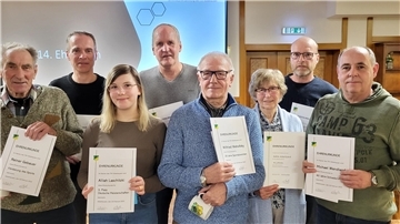 Jubilare beim TSV Abbehausen (von links): Reiner Gebauer, Sven Otholt, Alliah Laschitzki, Volker Romann, Wilfried Wehofsky, Edith Albertzard, Wolfgang Schüle, Michael Wendland.