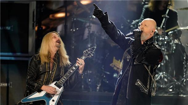 Rob Halfords „Bibel“: Heavy Metal, Schwulenclubs und Gott Judas Priest bei der Aufnahme in die Rock & Roll Hall of Fame 2022.