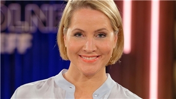 Betrüger geben sich als Judith Rakers aus und haben Chat-Sex Judith Rakers ist indirekt Opfer der Betrugsmasche Love Scamming geworden. (Archivbild)