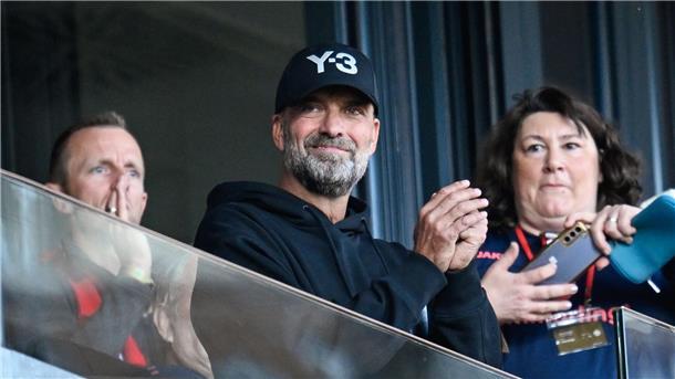 Klopp als Mainzer Edelfan gegen Bremen auf der Tribüne Jürgen Klopp sah sich das Spiel seines früheren Clubs Mainz 05 gegen Werder Bremen auf der Tribüne an.
