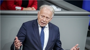 Jürgen Trittin von Bündnis90/Die Grünen hält seine letzte Rede im Bundestag.