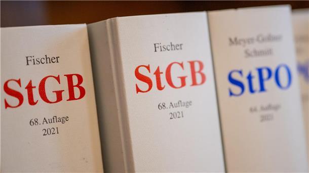 Strafmündigkeit: Wann Kinder für ihre Taten haften müssen Jugendliche vor dem Gesetz: Ab 14 kann Strafmündigkeit greifen. (Symbolbild)