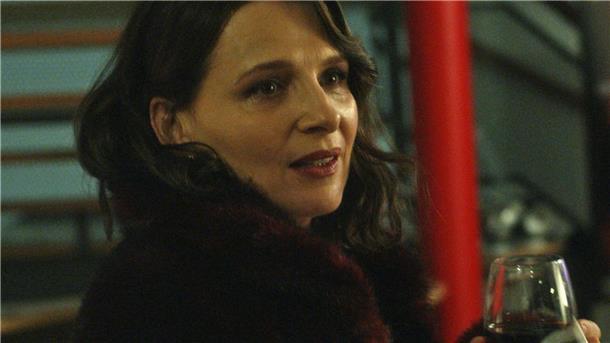 Juliette Binoche als Sara in einer Szene des Films „Mit Liebe und Entschlossenheit“.