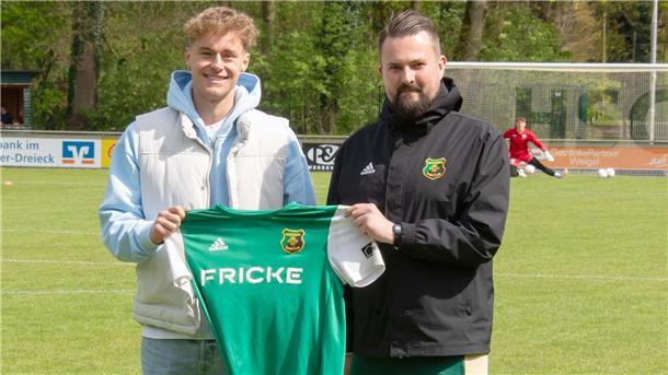 Justin Sauermilch (links) kommt zur neuen Saison vom Bremer SV an die Oste zum Heeslinger SC.
