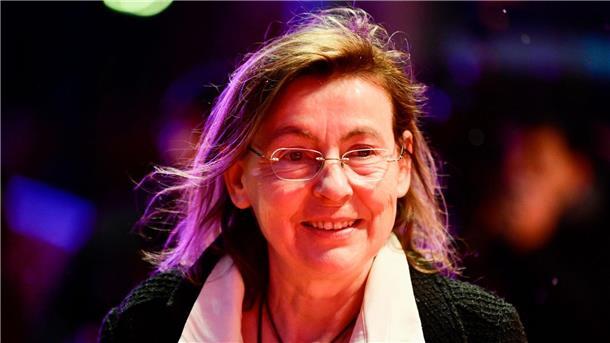 Kamerafrau Hélène Louvart gewinnt den Silbernen Bären für ihre Arbeit am Film „Disco Boy“.
