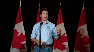 Kanadas Premierminister Justin Trudeau gibt eine Erklärung zu den Waldbränden ab.