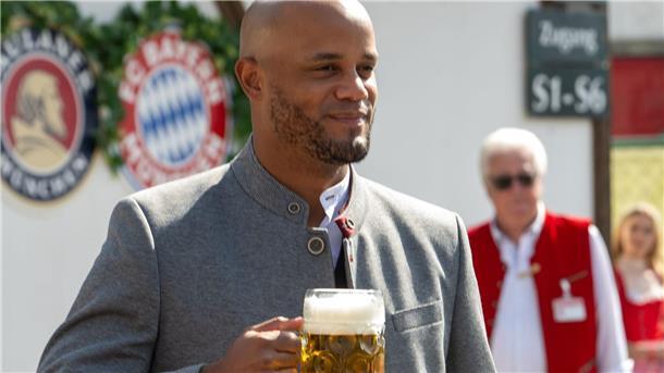 Bayern setzen auf Villa-Kenner Kane - „Speziell“ für Kompany Kann auf einen erfolgreichen Start in seine Bayern-Amtszeit anstoßen: Vincent Kompany.